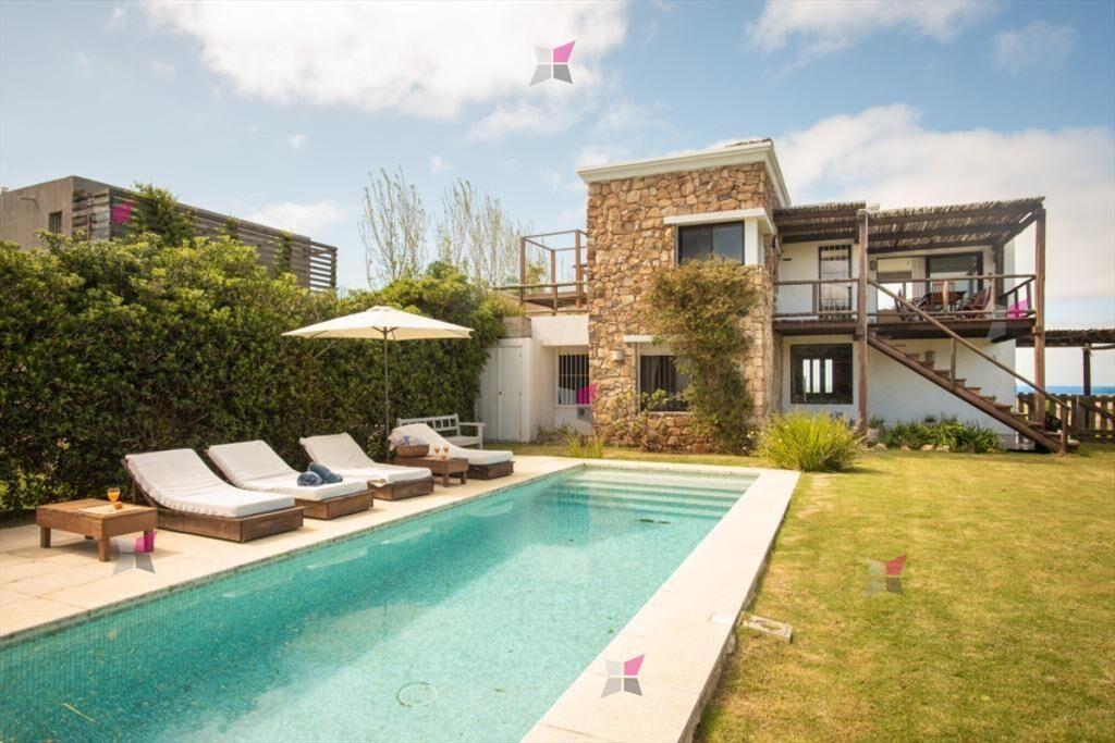 Casa en venta con vista al mar