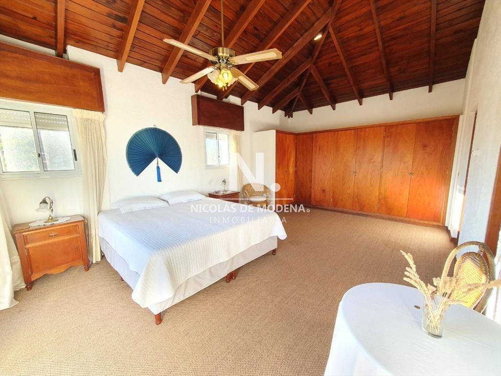 Venta de Casa 4 DORMITORIOS en Playa Mansa, Punta