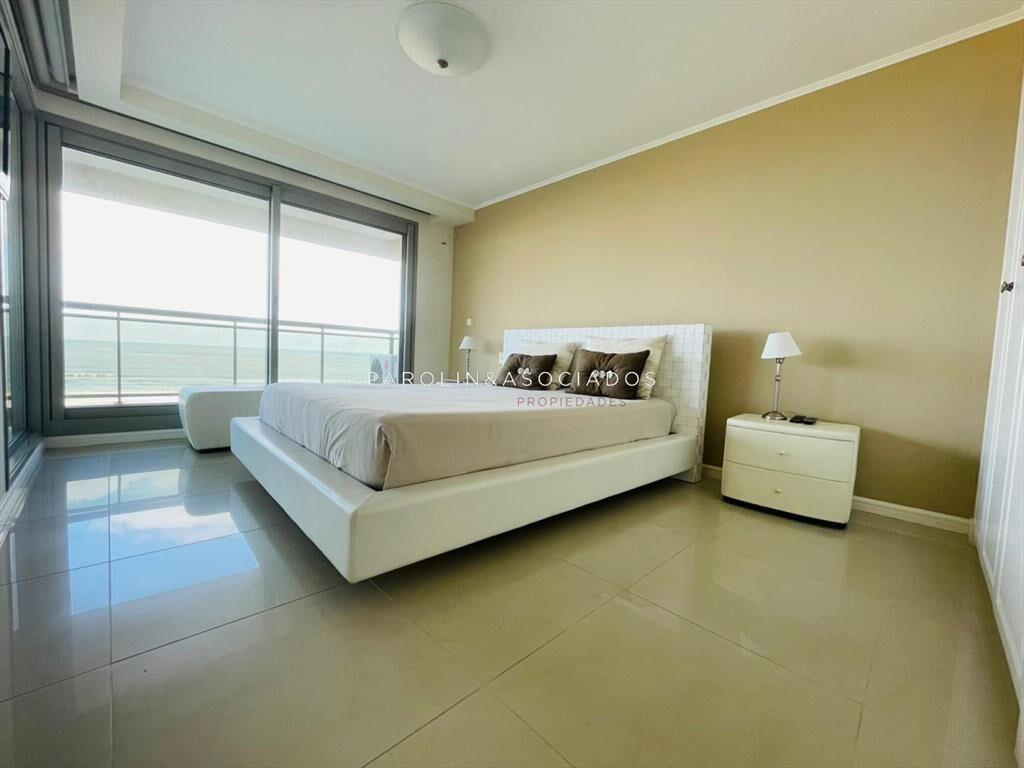 Apartamento en venta de 3 suites en Torre Punta