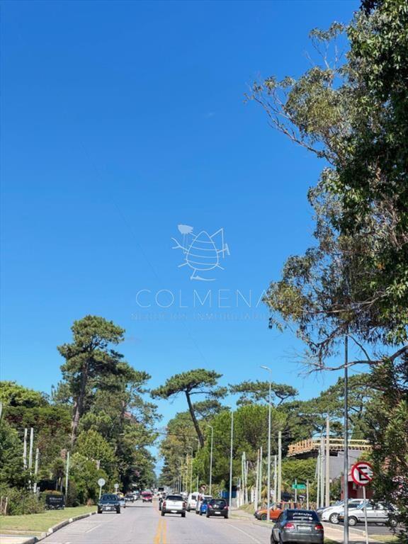 Terreno sobre Av Cordoba frente BPS muy bien