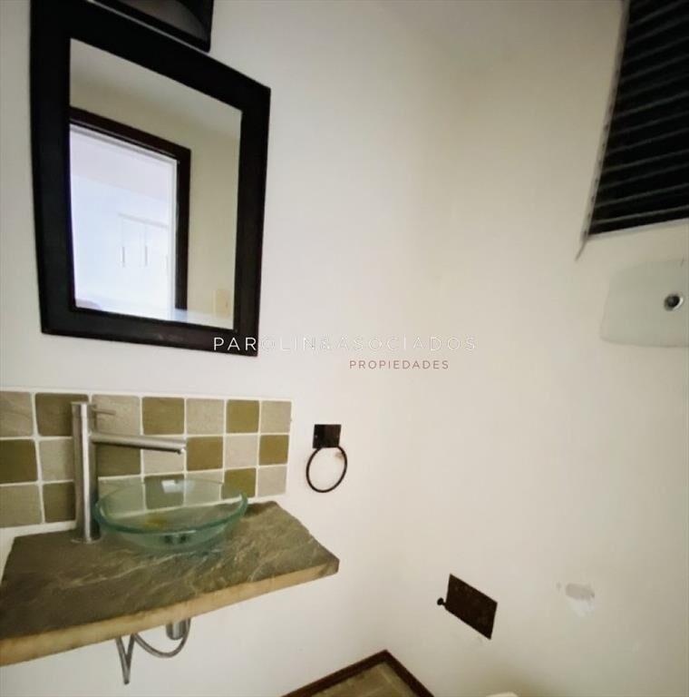 Apartamento de 3 dormitorios en venta en Punta