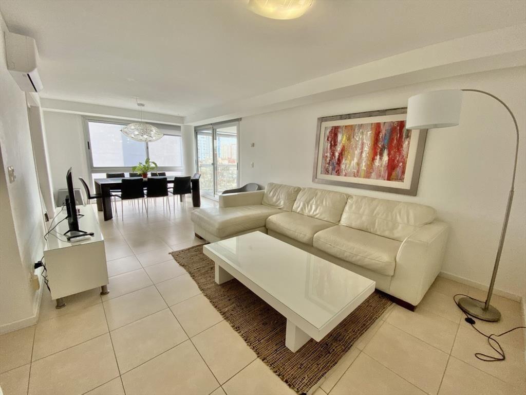 VENTA DE APARTAMENTO DE 2 DORMITORIOS Y MEDIO DEL