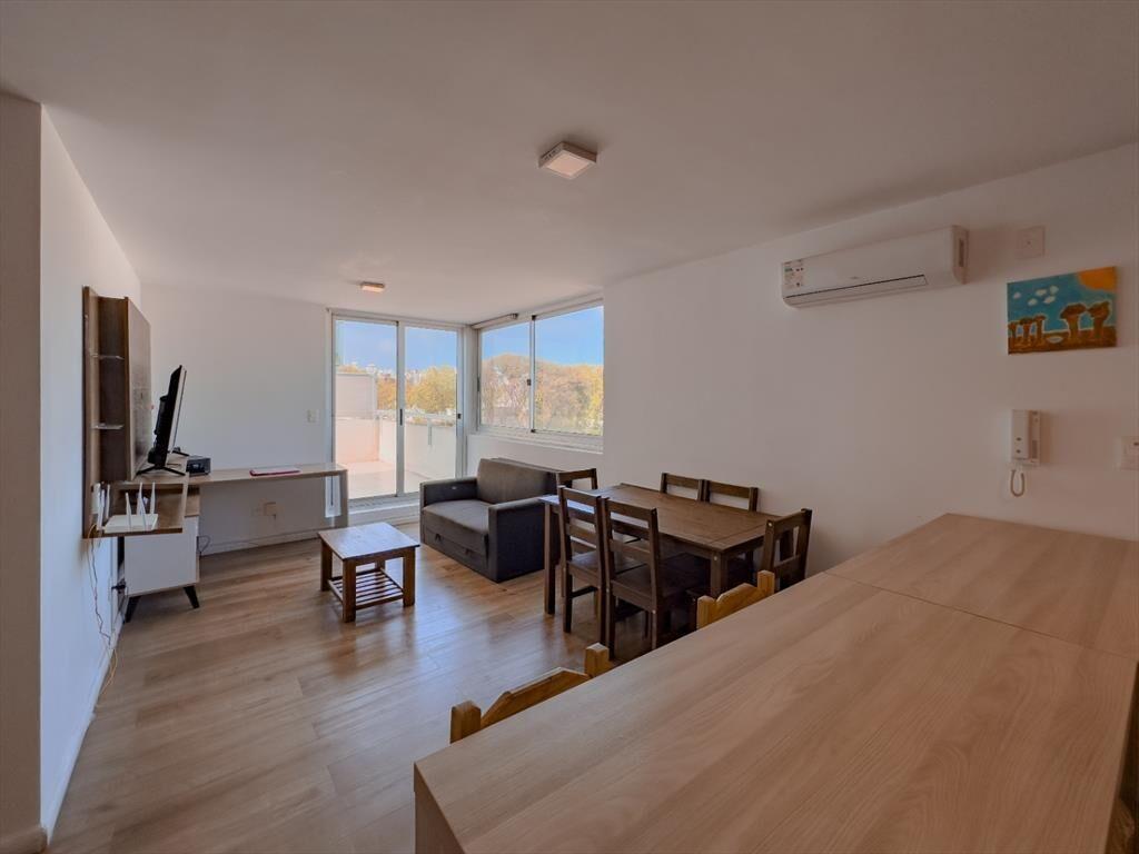 Apartamento en venta de 2 dormitorios + garaje CON RENTA...