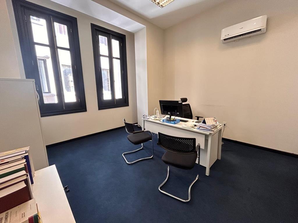 Oficina, Sarandi y Bartolomé Mitre, 400 m2, pronta para ent