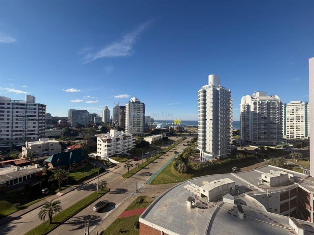 Brava a metros del mar