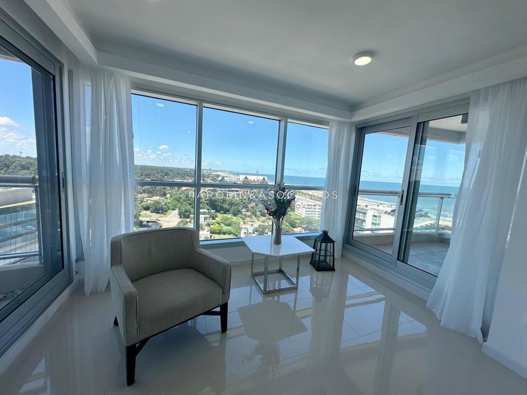 Apartamento en venta de 3 dormitorios en torre