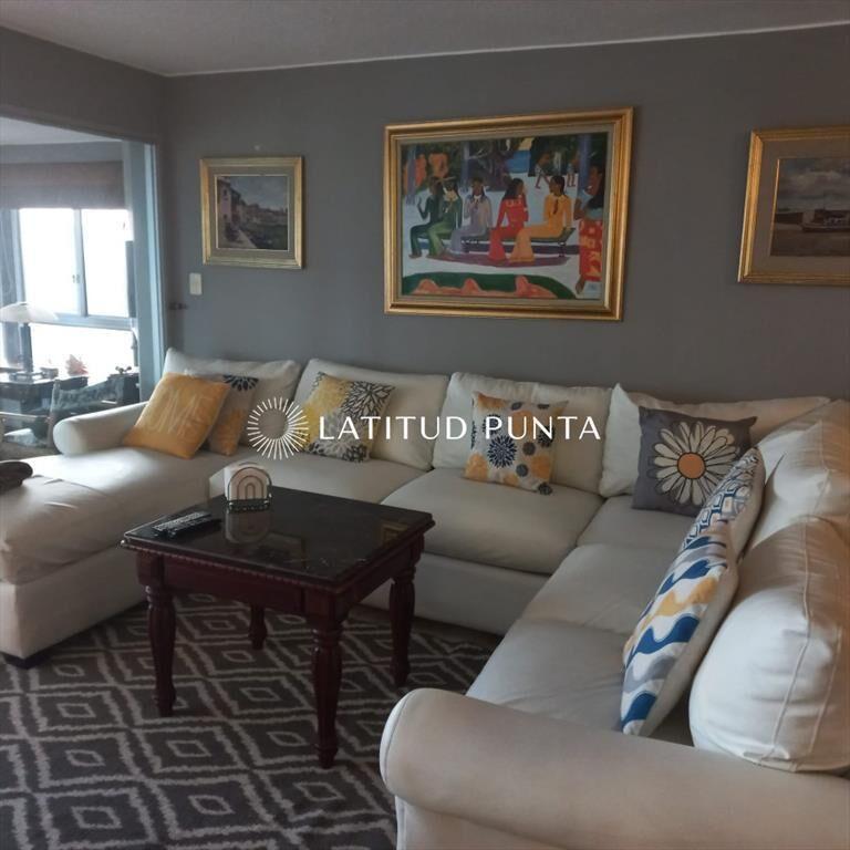 Apartamento en Roosevelt, 3 dormitorios más
