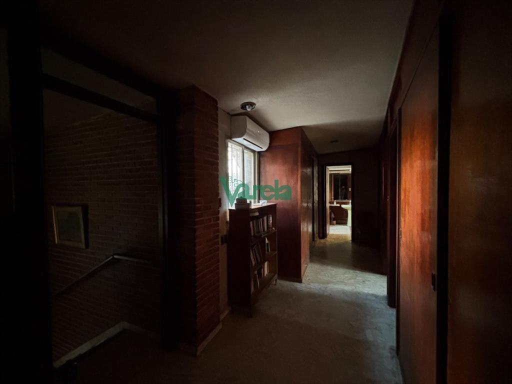 Venta de gran casa en parque Batlle de 5 dormitorios