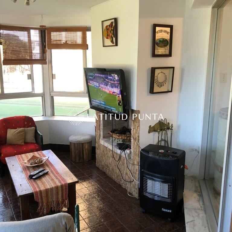 Apartamento en Roosevelt, 3 dormitorios más