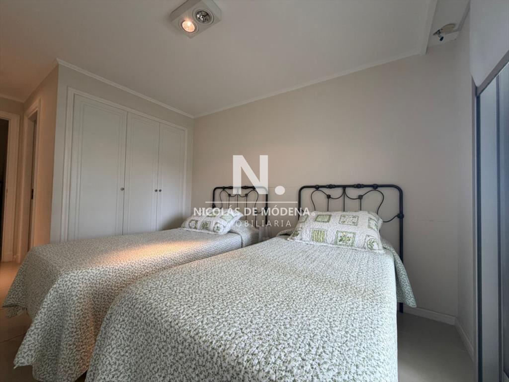 Apartamento en venta en imperiale esquinero, 3