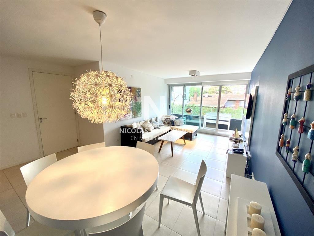 Hermoso apartamento de 3 dormitorios en torre de