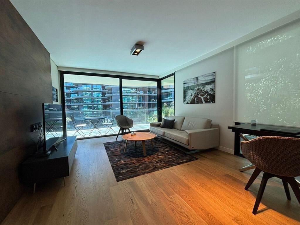 CASATROJA Venta de amplio apartamento 1 dormitorios con opc