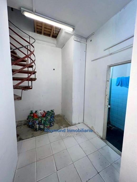 Venta local de 158m2 con renta en el mejor punto