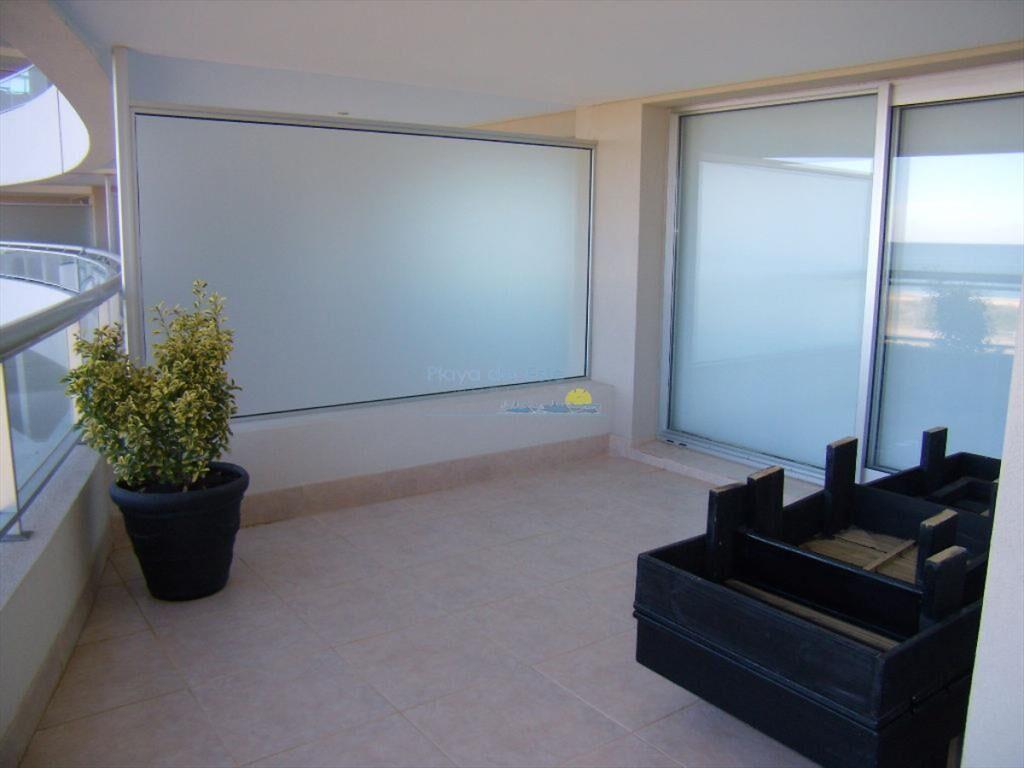 Apartamento en Brava, 3 dormitorios *