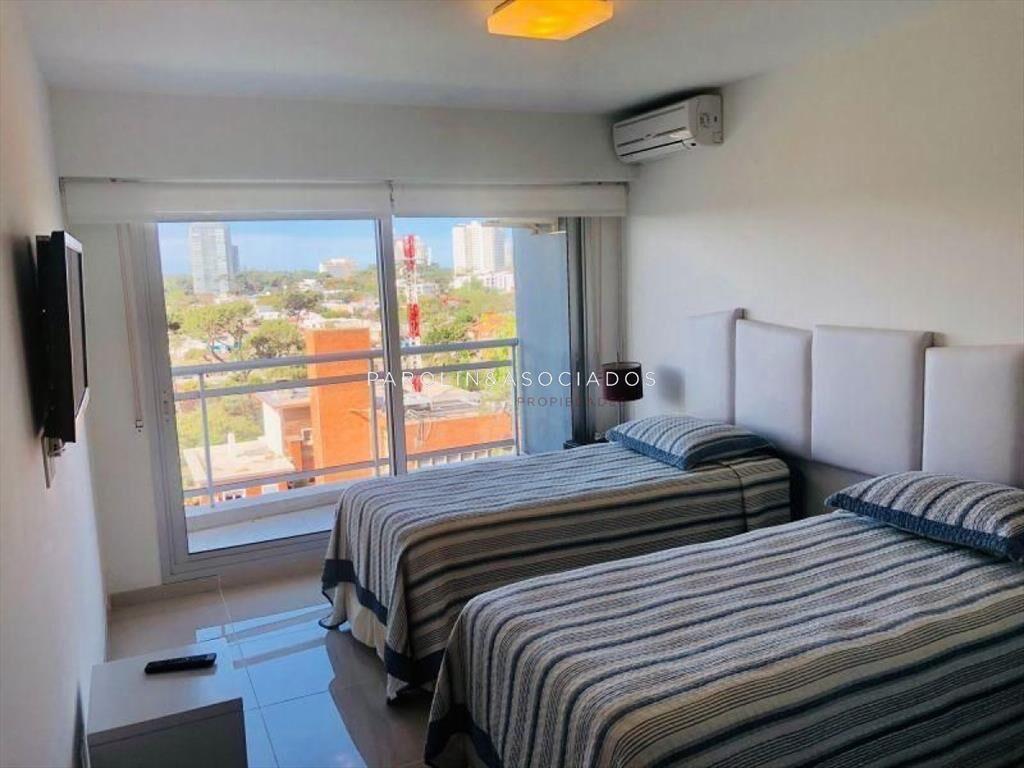 Apartamento alquiler temporario en Playa Mansa 2 dormitorio