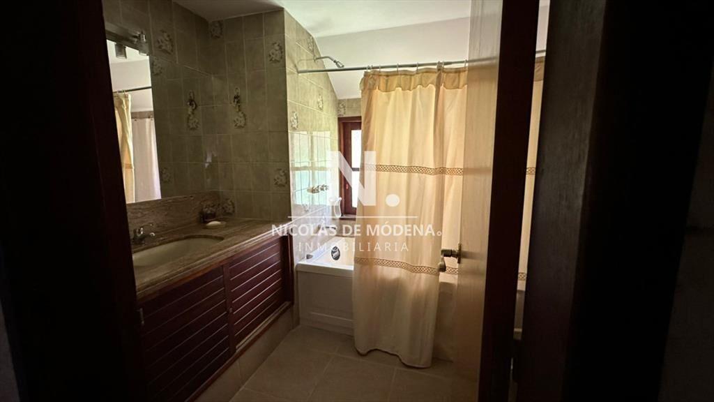 En venta casa en San Rafael, de 4 dormitorios mas dep, con