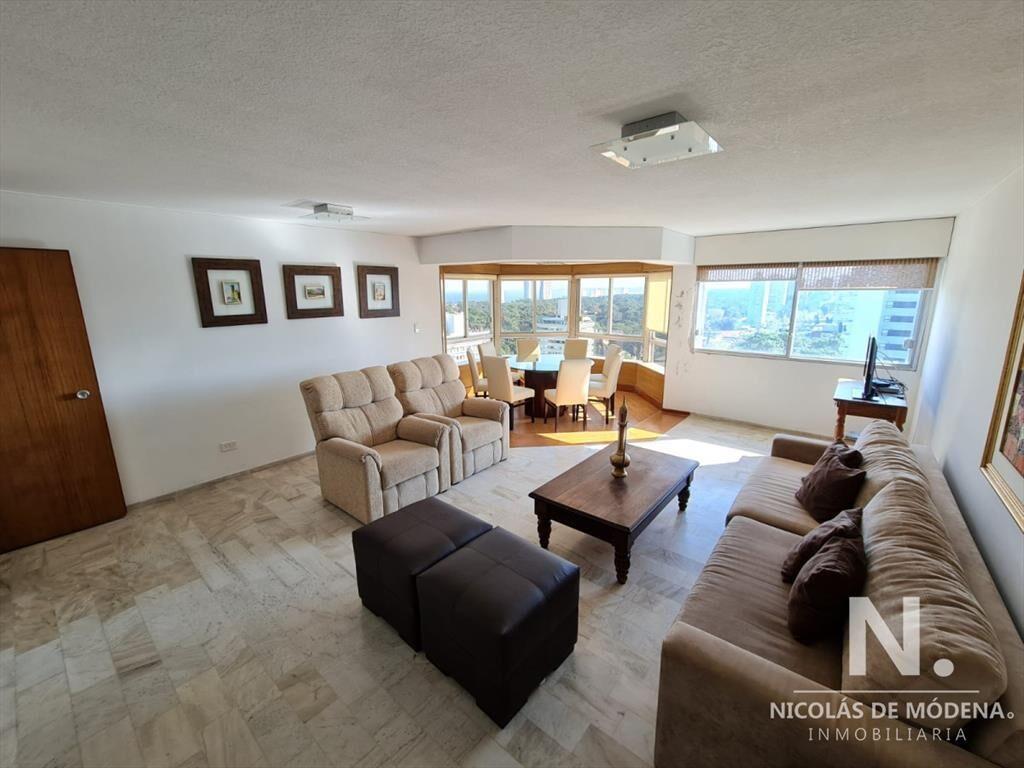 Apartamento de 3 dors con excelente vista y cerca de los ce