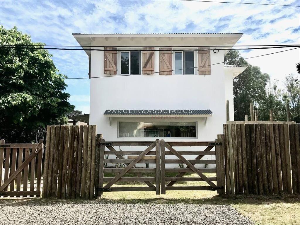 Casa en venta de 3 dormitorios en La Barra, Punta