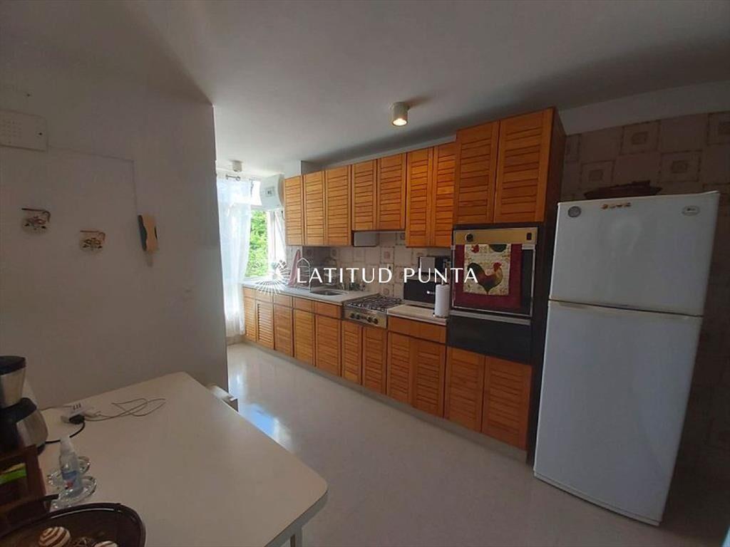 Apartamento en Roosevelt, 3 dormitorios más