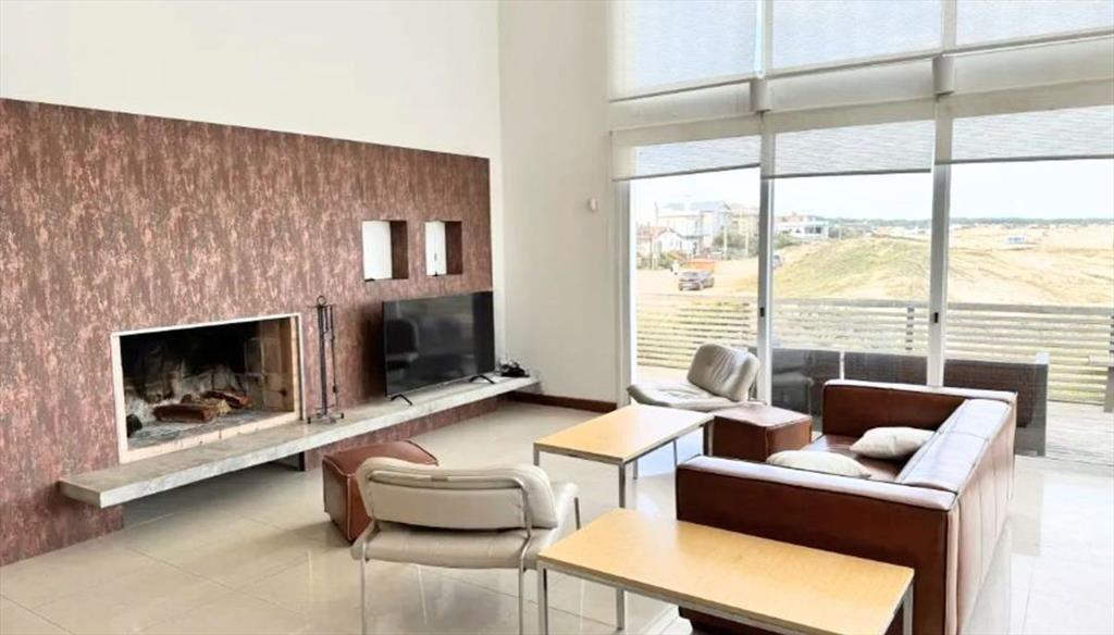 Venta Casa vista al mar La Pedrera Rocha