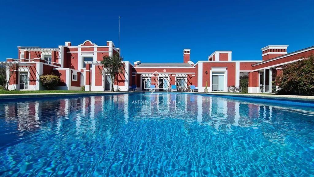 Casa frente al lago