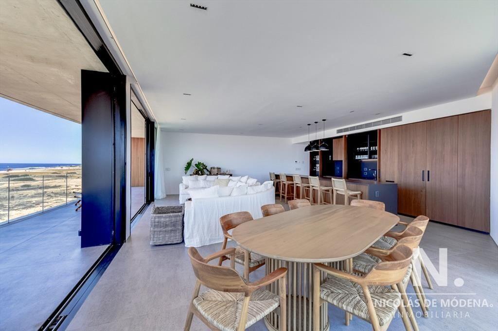 Vende apartamento con vista al mar, de 3 dormitorios en Pun
