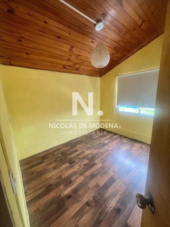 En venta casa de 2 plantas a metros del mar, de 3
