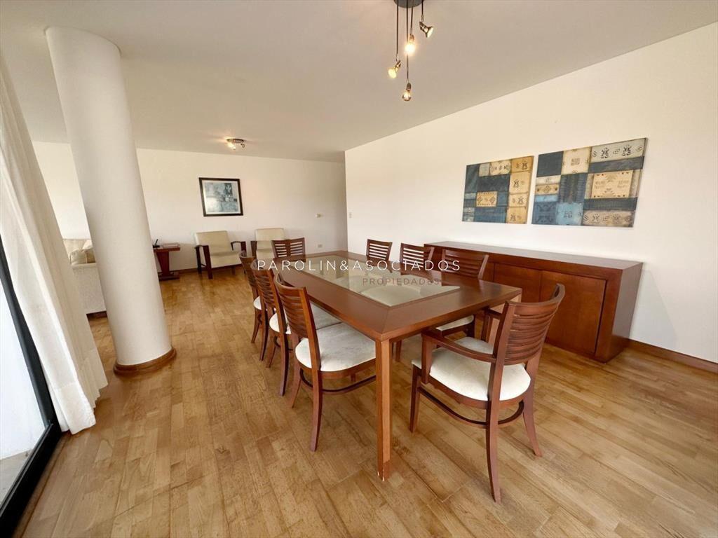 Apartamento en venta en primera linea de brava de