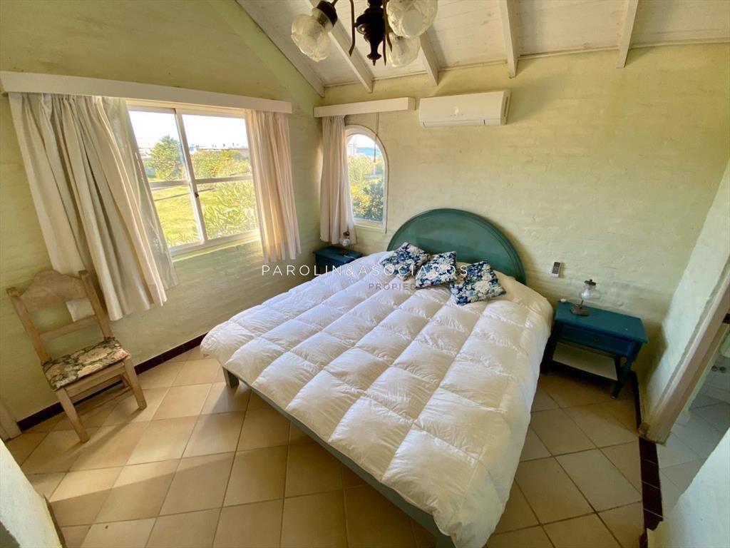 Casa en venta en Manantiales, 4 dormitorios, Punta del Este