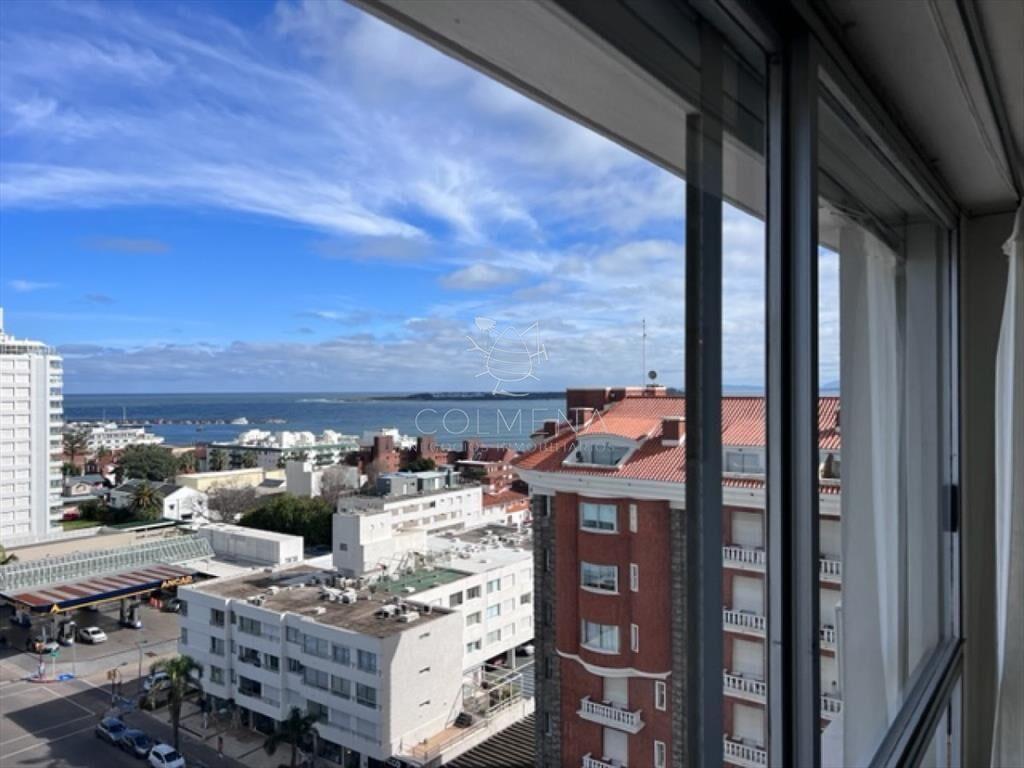 Apartamento en Peninsula a 1 cuadra playa mansa y