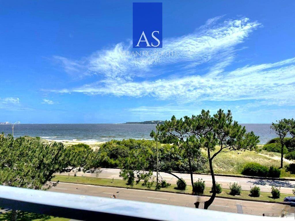 Loft monoambiente reciclado frente al mar con y