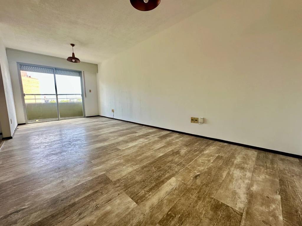 Venta Apartamento 2 Dormitorios Al frente con Renta Malvin