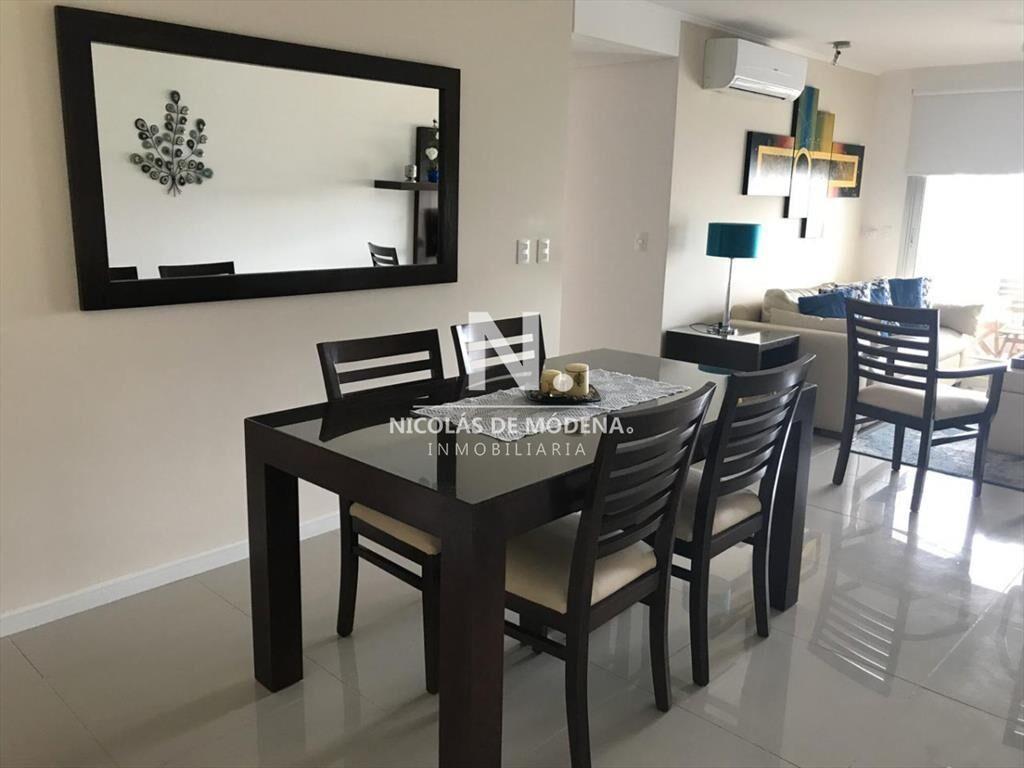 Vende apartamento de 2 dormitorios en Punta del