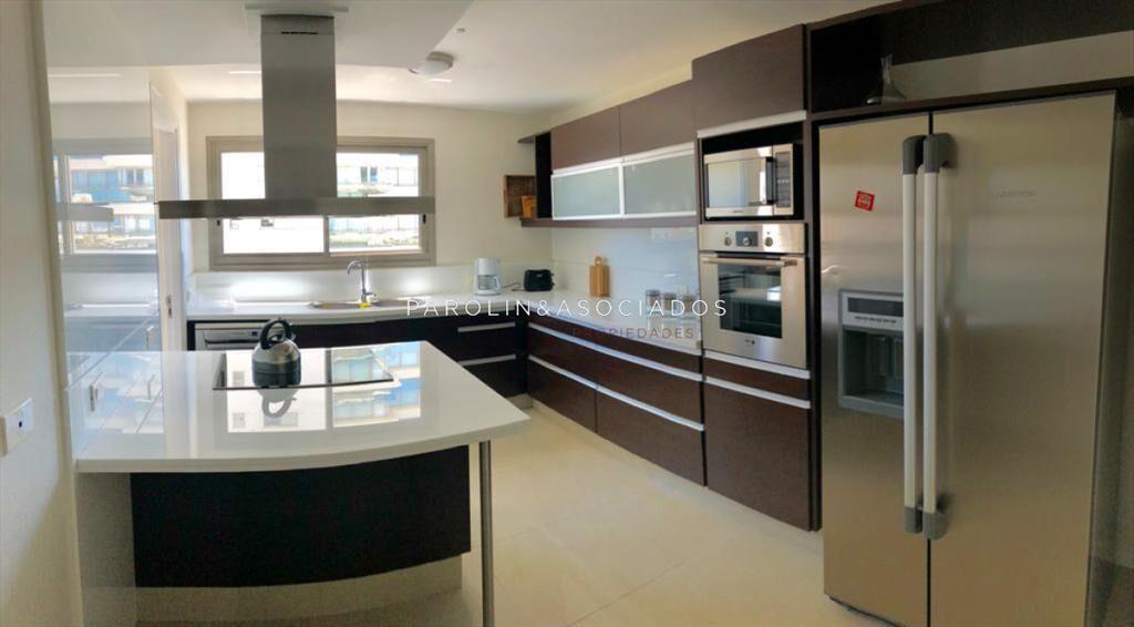 Apartamento en venta de 3 dormitorios en Torre