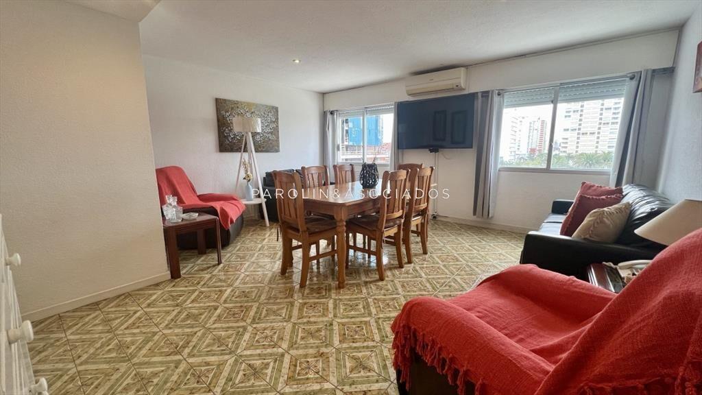 Apartamento en venta de 1 dormitorio y medio en