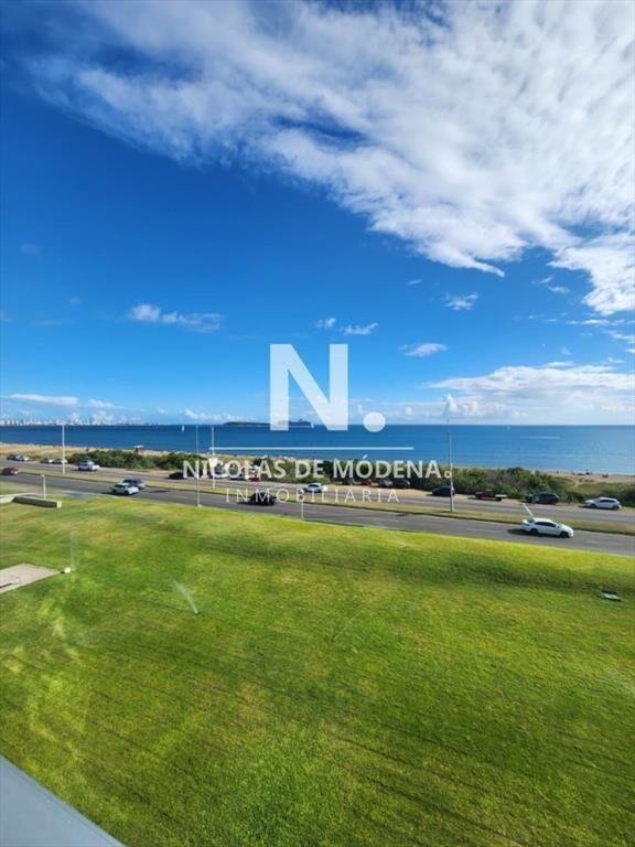 Exclusivo apartamento en primera linea de la con