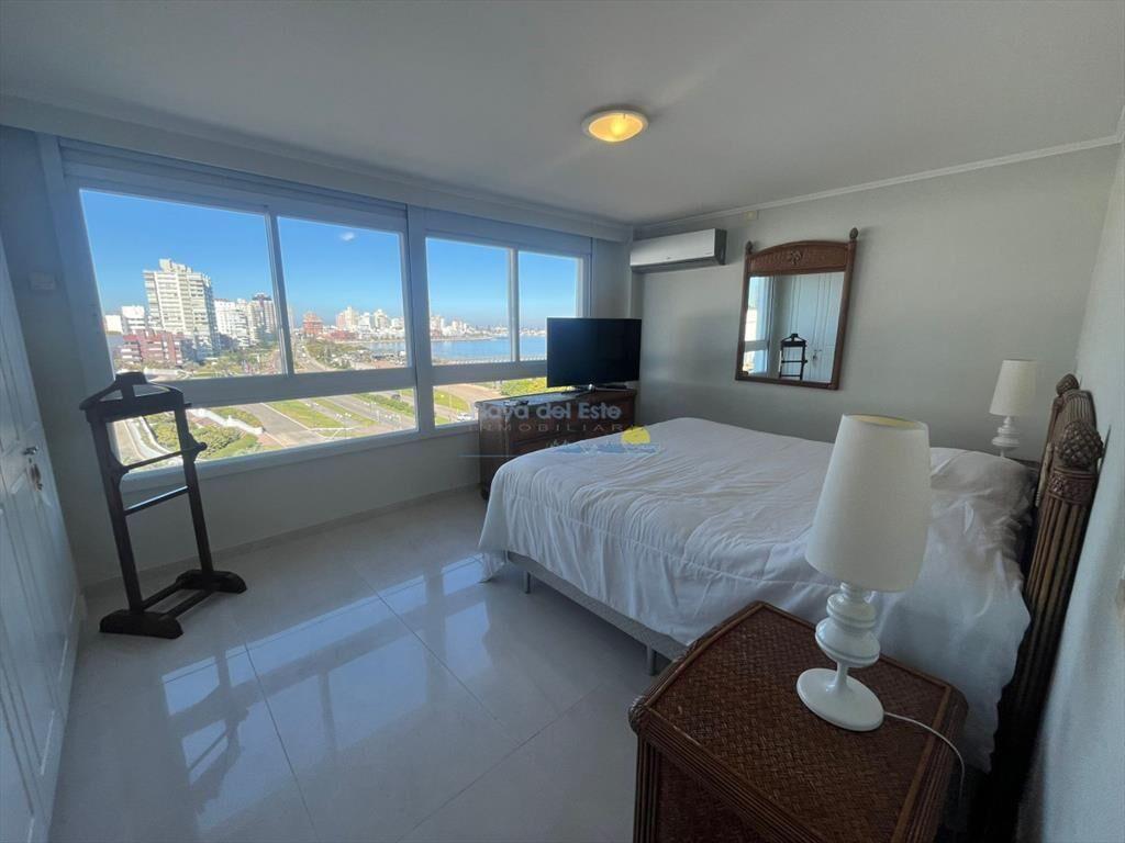 Apartamento de 3 dormitorios en Torre Millenium ,