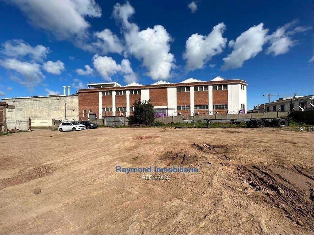 ALQUILER Local + Explanada 3500m2 en Bella Vista