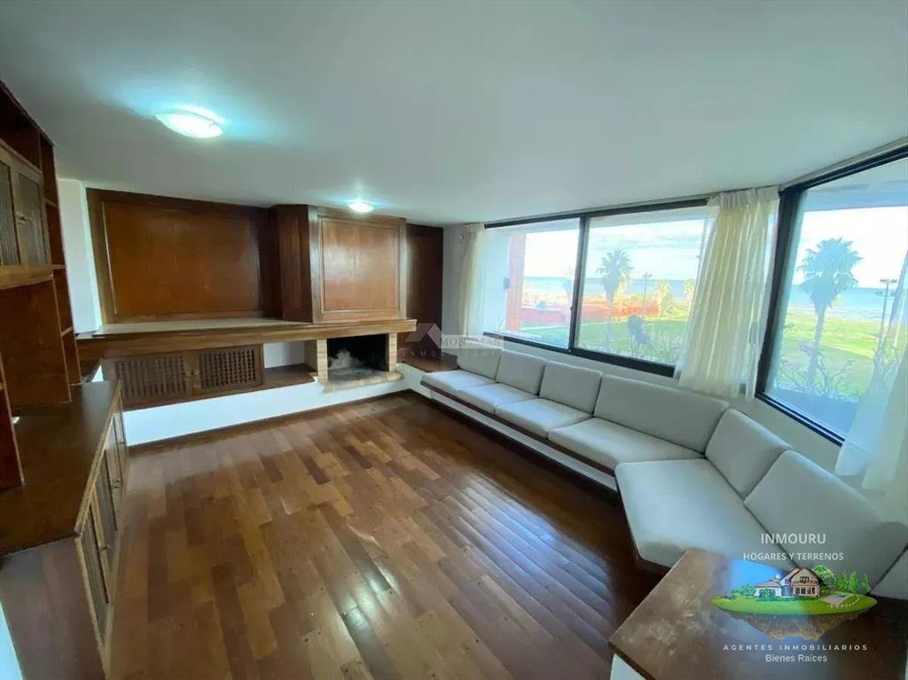Apartamento en Venta de 5 Dormitorios en Rambla de Punta Ca