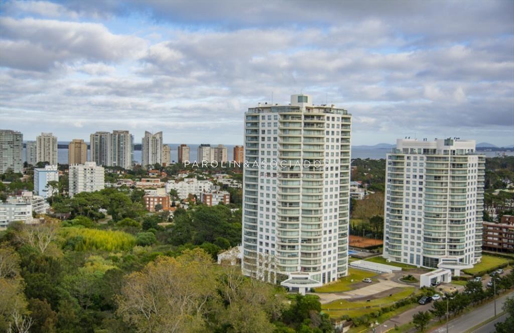 Apartamento de 1 dormitorio en torre One, Punta