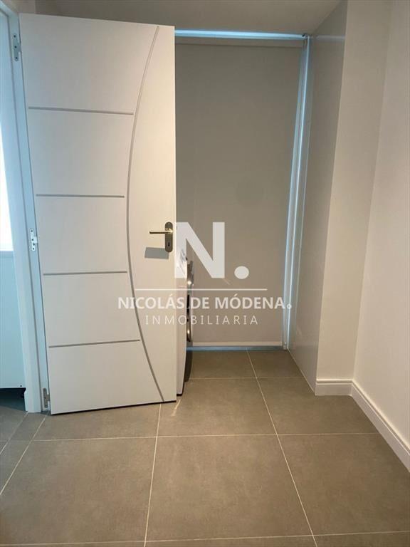 Apartamento de 3 dormitorios a pasos de mar. a
