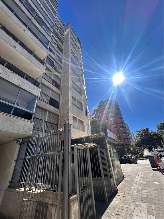 Alquiler apartamento 2 dormitorios, 2 baños, terraza, sin m