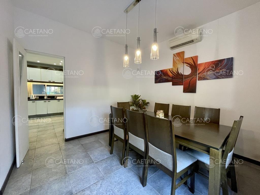 Venta casa 4 dormitorios Pinares Punta del Este