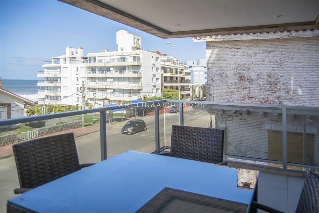 Apartamento de 3 dormitorios con parrillero en en