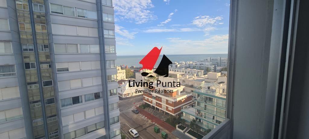Amplia planta con vista al mar en venta en punta