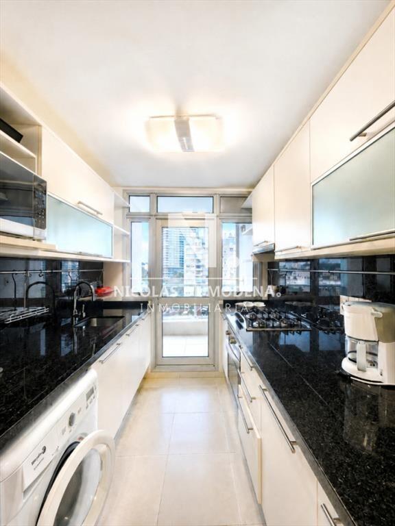 Departamento en venta en Seasons Tower, a metros