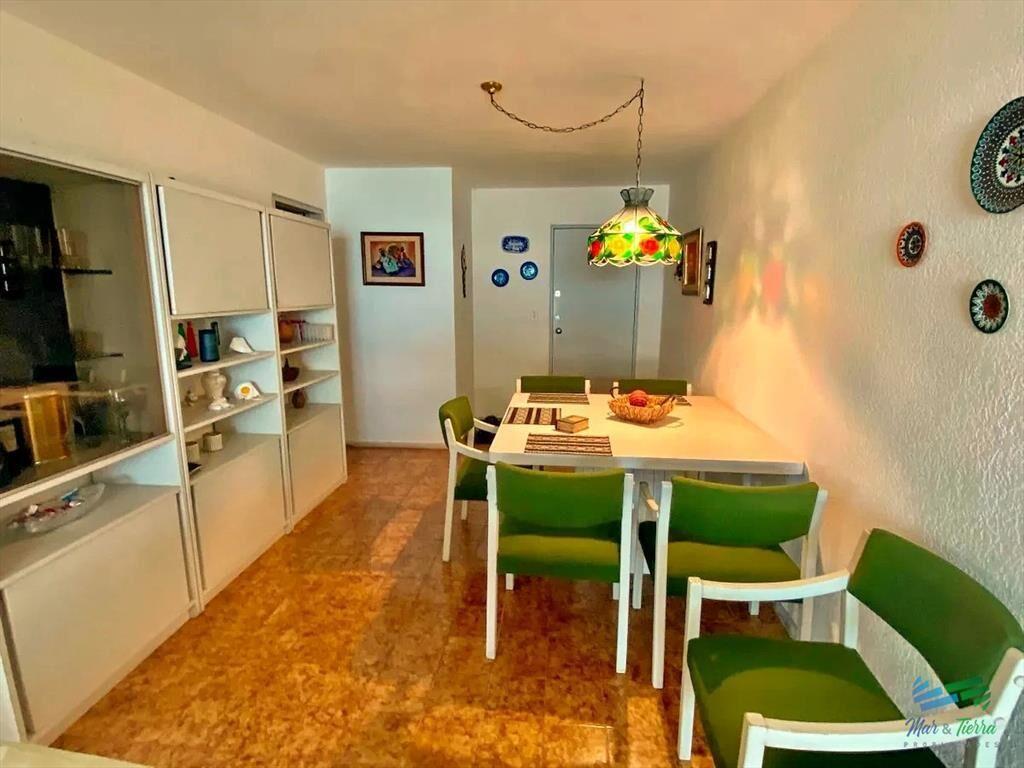 Vendo apartamento de 2 dormitorios, 2 baños y