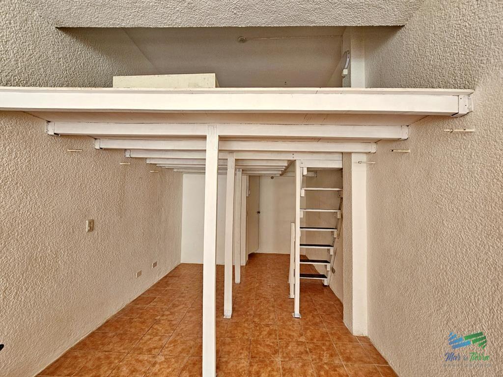 En venta Local a la calle con baño en Peninsula,