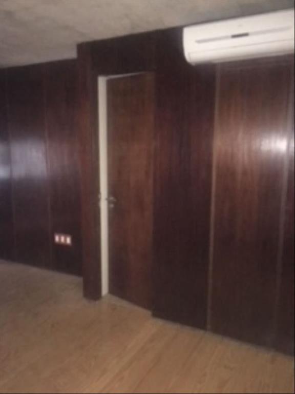 Venta Ciudad Vieja Oficina en Barreiro Ramos con 2 garajes