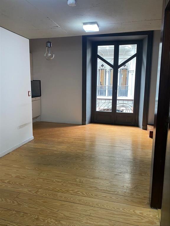 Alquiler Ciudad Vieja Oficina al frente en Barreiro  Ramos
